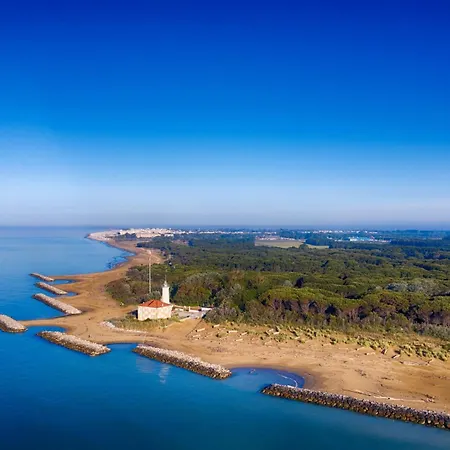 Comfy Flat With Pool In *