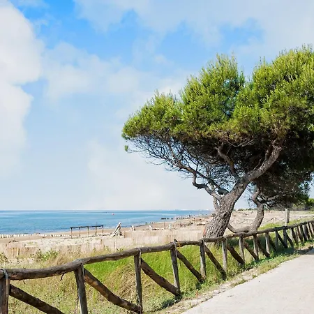 Comfy Flat With Pool In Lägenhet Bibione