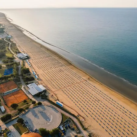 Apartamento Comfy Flat With Pool In Bibione