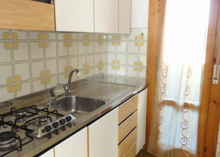 아파트 Comfy Flat With Pool In 비비오네