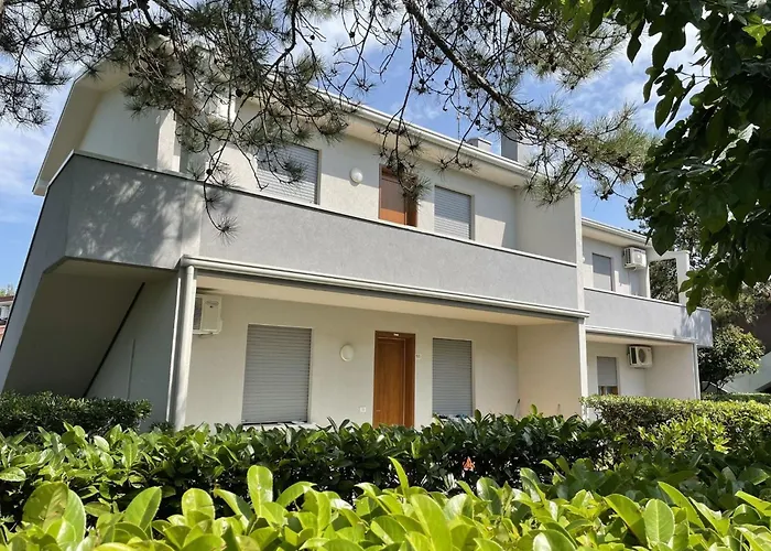 Апартаменты Comfy Flat With Pool In